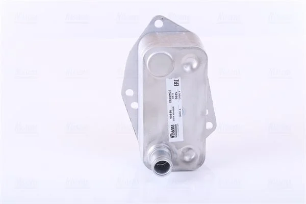 Oil Cooler, engine oil NISSENS 90890