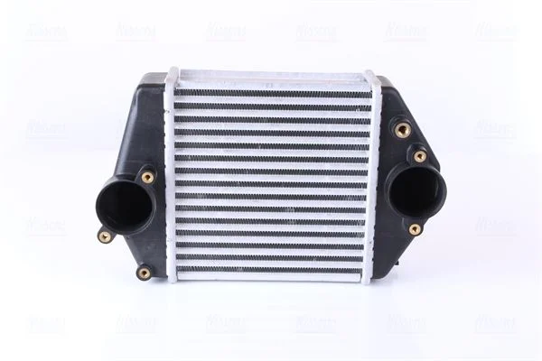 Intercooler NISSENS 96570