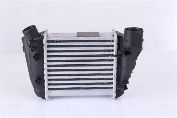 Intercooler NISSENS 96678