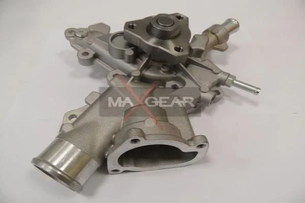Water Pump, engine cooling MAXGEAR 47-0122