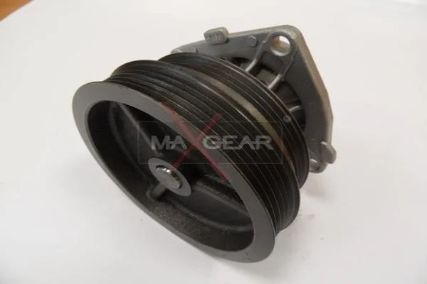 Water Pump, engine cooling MAXGEAR 47-0137