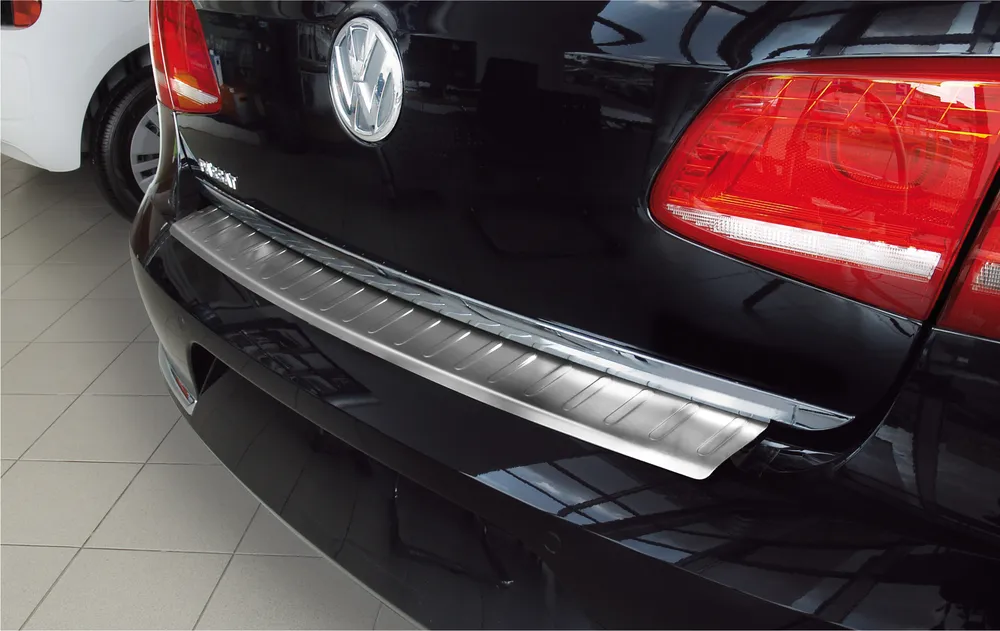 Galinio buferio apsauga VOLKSWAGEN PASSAT B7 limousine 2011-2014 (sidabrinis satinas) AVISA 2/35390
