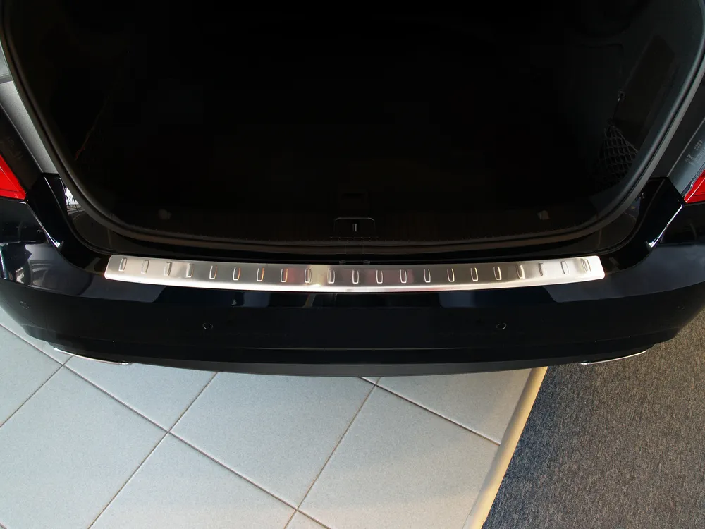 Galinio buferio apsauga MERCEDES E Class W212 Limousine 2009-2013/ AMG W212 Limousine 2009-2013 (sidabrinis satinas) AVISA 2/35661